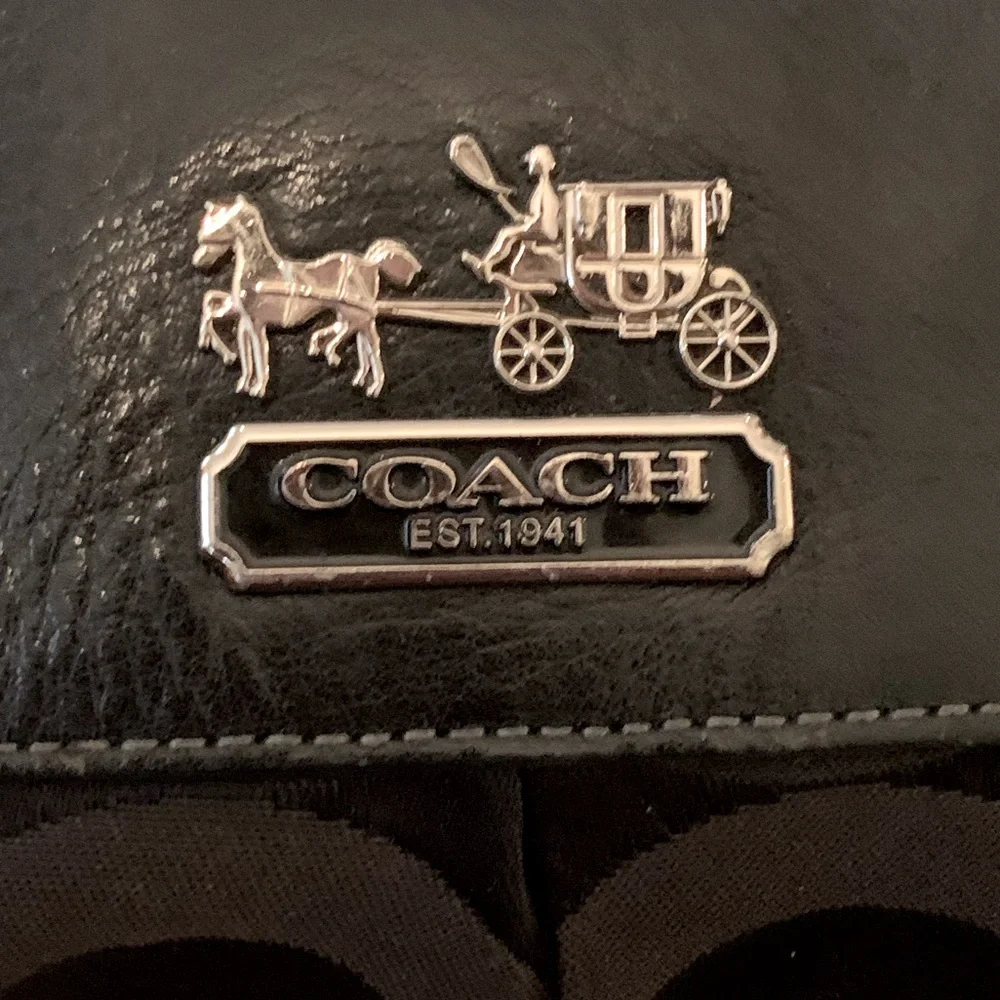 ๐ฉทCOACH๐ฉทVINTAGE EXTRA LARGE MADISON SATCHEL. EXCELLENT CONDITION!! - Picture 8 of 9